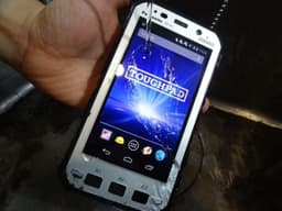 Смартфоны Panasonic Toughpad FZ-E1 и FZ-X1 защищены по стандарту MIL-STD-810G и стоят $1300