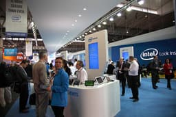 Фото с MWC 2014: павильон Intel