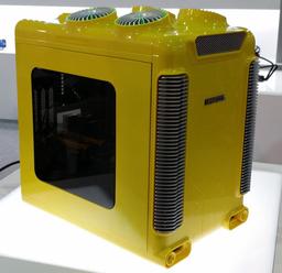 В корпусе DeepCool Steam Castle системная плата располагается горизонтально, а над ней можно насчитать четыре вентилятора