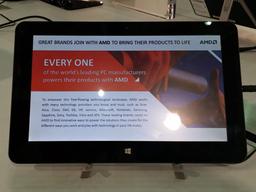 Xolo показала 10-дюймовый планшет с ОС Windows 8 на гибридном процессоре AMD A4-1200