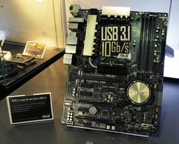 Asus тоже показала материнские платы с поддержкой USB 3.1