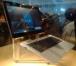 Asus Transformer Book V — гибридный мобильный компьютер с ОС Windows и смартфон с ОС Android в одном изделии
