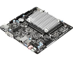 Сердцем системной платы AsRock Q1900TM-ITX служит платформа Intel Celeron J1900
