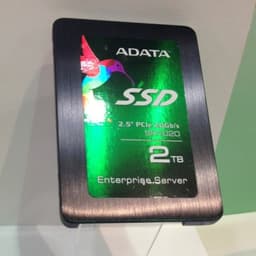 Объем твердотельных накопителей Adata линейки SR1020 достигает 2 ТБ