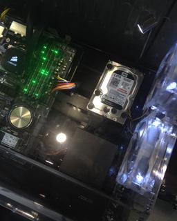 Фото дня: жесткий диск WD с интерфейсом SATA Express