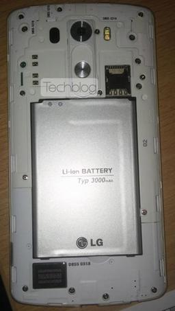 На новом фото смартфона LG G3 (D855) видны емкость батареи и слот microSD