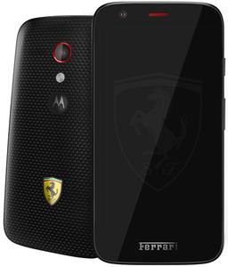 Задняя крышка смартфона Motorola Moto G Ferrari Edition изготовлена из кевлара
