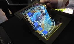 Специалисты SEL создали складной сенсорный дисплей OLED размером 8,7 дюйма