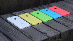 Apple прекратит выпуск смартфона iPhone 5c в середине следующего года
