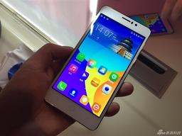Толщина смартфона Coolpad ivvi K1 составляет 5,9 мм, а масса равна 110 г