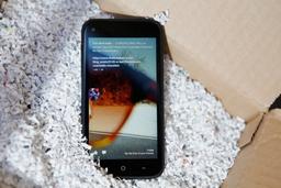 Samsung, возможно, разработает для Facebook* новый смартфон