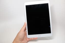 Появились фото планшетного компьютера Apple iPad Air 2