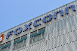 Foxconn хочет построить новую фабрику в Китае для производства дисплеев для смартфонов