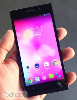 В конфигурацию смартфона Gigabyte GSmart Mika M3 вошёл пятидюймовый дисплей HD