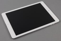 Новый полноразмерный планшет Apple iPad будет доступен в золотистом цвете