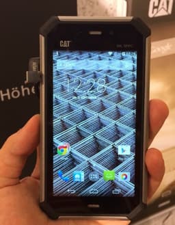 Защищенный смартфон Cat S50 поступил в продажу. Живые фото с IFA 2014