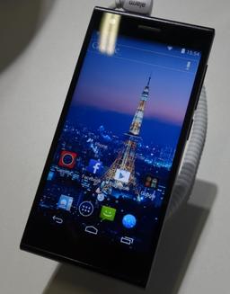 Фотографии и характеристики новых смартфонов ZTE с IFA 2014. Обновлено (видео с IFA 2014)