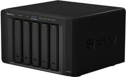 Сетевое хранилище Synology DiskStation DS1515 оснащено четырьмя портами Gigabit Ethernet