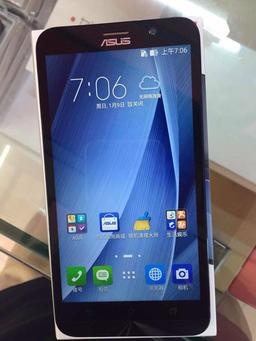 Смартфон Asus Zenfone 2 можно купить до официальной премьеры в РФ