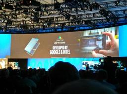 На конференции IDF 2015 был показан планшетофон Project Tango с 3D-камерой RealSense