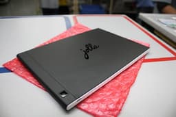 Jolla отправила первую партию планшетов разработчикам