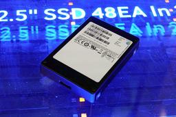 Samsung представила SSD PM1633a объёмом почти 16 ТБ