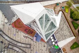 DJI открыла в Китае первый фирменный магазин с зоной для запуска дронов, мастерской и собственным мини-театром