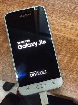 Опубликованы фото смартфона Samsung Galaxy J1 нового поколения