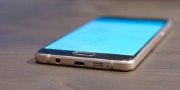 Samsung приписывают намерение сократить поставки смартфонов в следующем году на 12%
