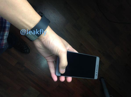 Появились «живые» фото смартфона Huawei Mate 7 Compact