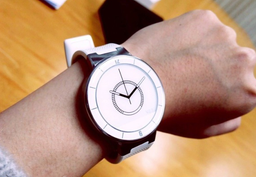 Представлены «умные» часы Alcatel OneTouch Watch