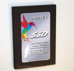 В твердотельном накопителе Adata Premier Pro SP320 используется флэш-память типа TLC NAND