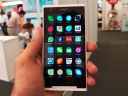 Intex Aqua Fish — первый сторонний смартфон с Sailfish OS 2.0