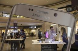 Доход Samsung Electronics снижается пять кварталов подряд, операционная прибыль — семь