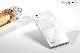 Oppo Mirror 5s — смартфон с бюджетными параметрами, но металлическим шасси, претензией на дизайн и ОС Android 5.1