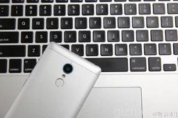 Смартфон ZTE V5 получит сканер отпечатков пальцев и металлический корпус