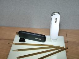 Asus Pen Stick — микро-ПК на платформе Cherry Trail с габаритами ненамного превосходящими обычную флэшку