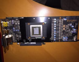 Разборка показала, что 3D-карта Radeon R9 390X повторяет модель Radeon R9 290X даже в мелочах