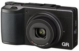 Представлена камера Ricoh GR II