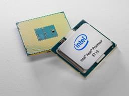 Представлены процессоры Intel Xeon E7 v3