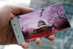 Sharp начала продавать смартфоны в Индонезии