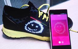 Lenovo показал концепт «умной» обуви Smart Shoes, способной определять настроение владельца