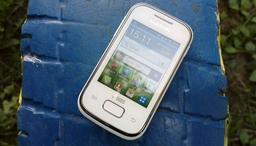 Samsung оснастит свои недорогие смартфоны сканерами отпечатков пальцев