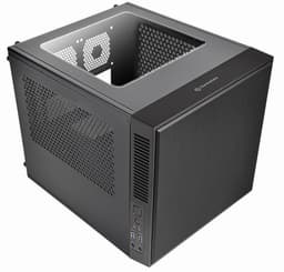 В компьютерном корпусе Thermaltake Suppressor F1, рассчитанном на плату типоразмера mini-ITX, установлен 200-миллиметровый вентилятор