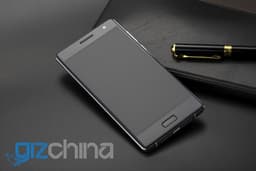 Фотогалерея дня: смартфон Bluboo Xtouch, перенявший черты дизайна Xiaomi Mi Note и Samsung Galaxy
