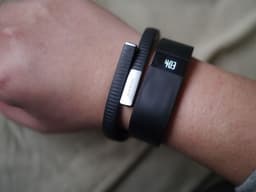 Jawbone выиграла дело против бывших сотрудников, передававших конфиденциальные данные Fitbit