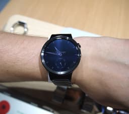 Часы Huawei Watch появятся в четырех модификациях