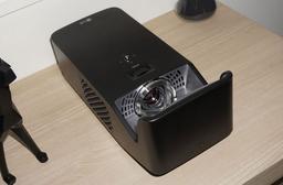 Проектор LG PF1000U способен проецировать 100-дюймовое изображение Full HD с расстояния всего 380 мм