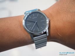 Sony показала на выставке IFA 2015 часы Wena