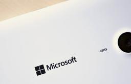 Самый защищенный смартфон Surface Phone и Windows 10 Redstone 2 ожидаются в апреле 2017. Redstone 3 в разработке
